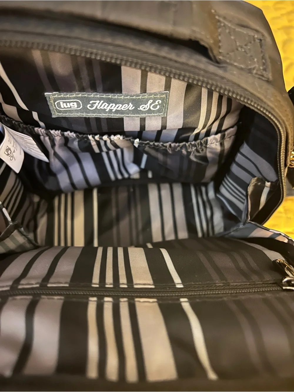 Lug Classic Quilted Crossbody Flapper SE Black